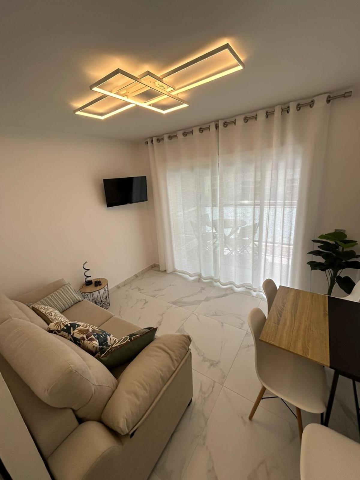 Apartamentos Cala Crancs Salou Buitenkant foto