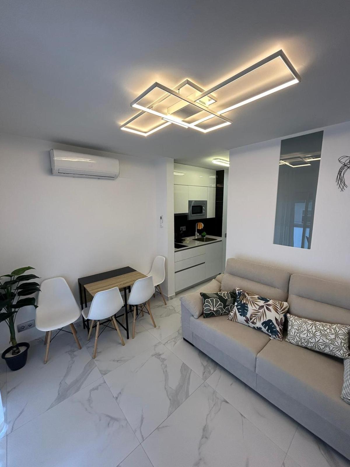 Apartamentos Cala Crancs Salou Buitenkant foto