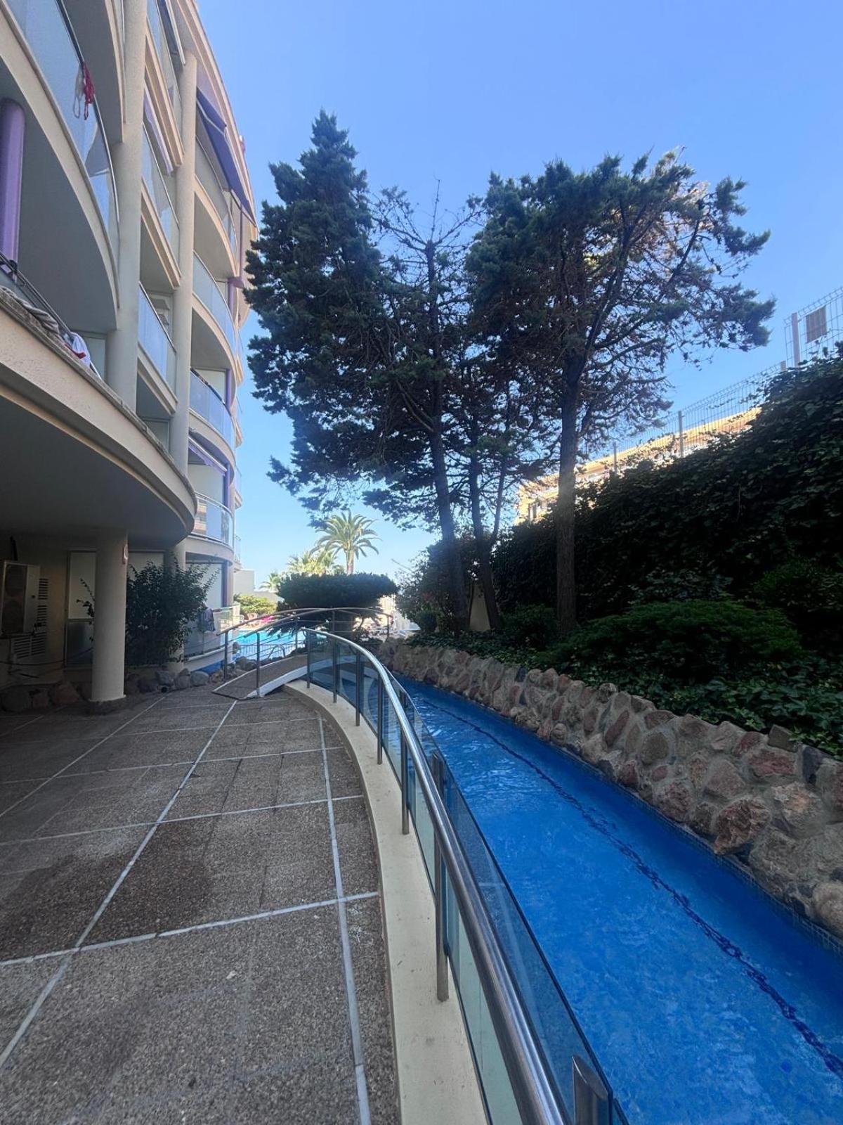 Apartamentos Cala Crancs Salou Buitenkant foto
